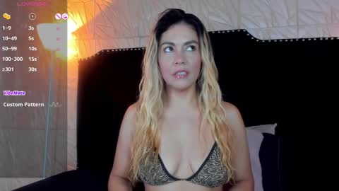 Snapshot of jennyrouse chatting on 2, 11, 2025 Jenny online show from 2, 11, 2025