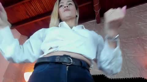 Snapshot of jennyrouse chatting on 15, 11, 2025 Jenny online show from 15, 11, 2025