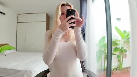 Jen  online show from 28, 2, 2025