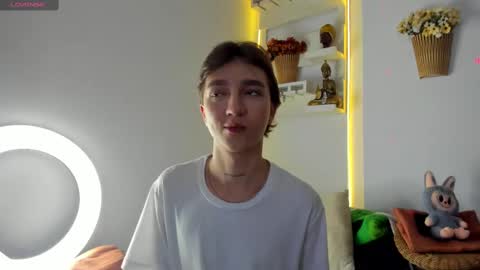 jero independent model online show from 5, 11, 2025