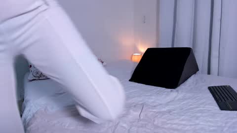 Snapshot of jess1ca_herrera chatting on 5, 2, 2025 jessica herreraToday I will be your devil and you my victim online show from 5, 2, 2025