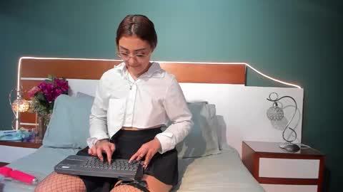 J E S S online show from 2, 2, 2026