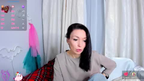 Snapshot of jessica_tiny chatting on 3, 11, 2025 Jessica online show from 3, 11, 2025