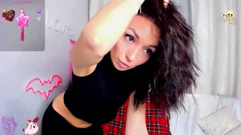 Snapshot of jessica_tiny chatting on 10, 11, 2025 Jessica online show from 10, 11, 2025