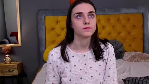 Jessica White online show from 5, 1, 2026