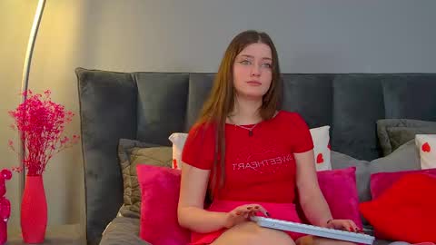 Snapshot of jessicajewells45 chatting on 7, 3, 2026 Jessica online show from 7, 3, 2026