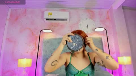 Snapshot of jessicameron chatting on 3, 11, 2025 JESSI AND NAOMI online show from 3, 11, 2025