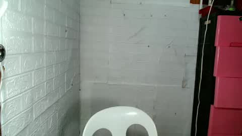 Snapshot of jessiefoxx0 chatting on 5, 3, 2026 Jessie online show from 5, 3, 2026