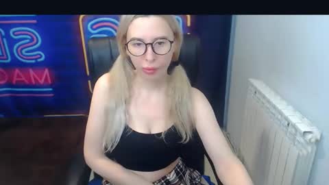 Victoria online show from 6, 1, 2025