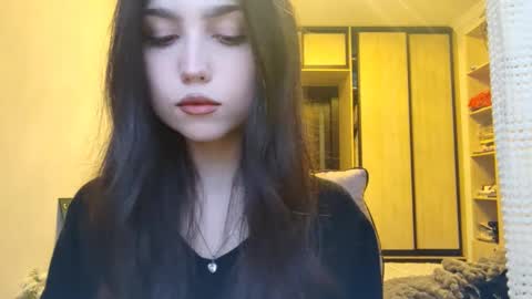 I am Gina ntmu Lets hit 10 Thumbs Up together online show from 29, 11, 2025