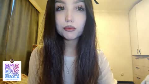 I am Gina ntmu Lets hit 10 Thumbs Up together online show from 19, 1, 2026