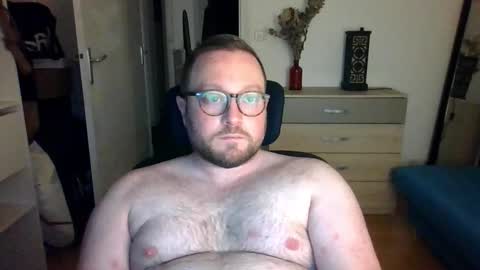 Snapshot of jeuneloup92 chatting on 24, 11, 2025 jeuneloup92 online show from 24, 11, 2025