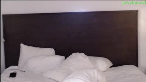 Miss Lovely online show from 25, 2, 2025