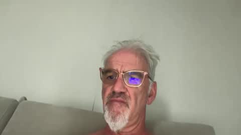 Snapshot of jewlronny chatting on 14, 11, 2025 jewlronny online show from 14, 11, 2025