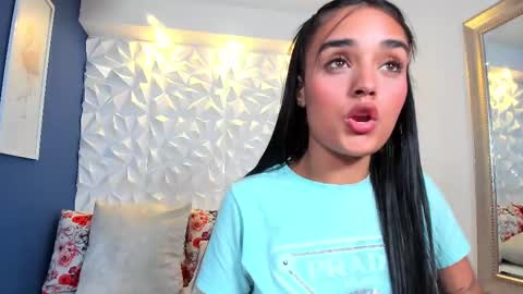 Snapshot of jhoanaduran_ chatting on 31, 1, 2025 Jhoana online show from 31, 1, 2025