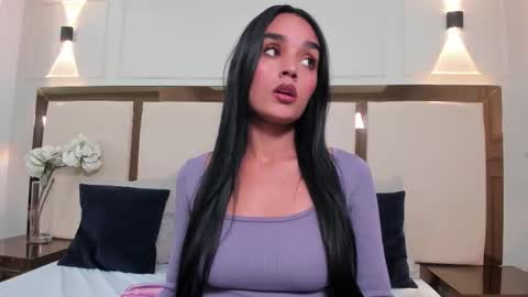 Snapshot of jhoanaduran_ chatting on 20, 10, 2025 Jhoana online show from 20, 10, 2025