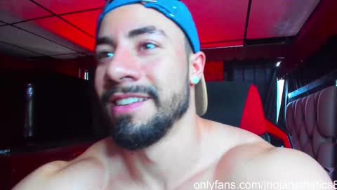 Jhojan Strong  online show from 10, 11, 2025