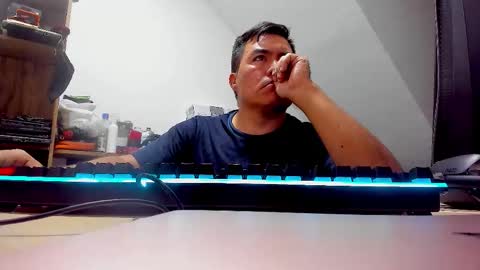 Snapshot of jhonatan_morales_s chatting on 10, 10, 2025 jhonatan_morales_s online show from 10, 10, 2025