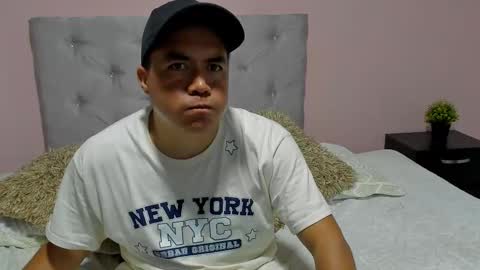 Snapshot of jhonatan_morales_s chatting on 12, 10, 2025 jhonatan_morales_s online show from 12, 10, 2025