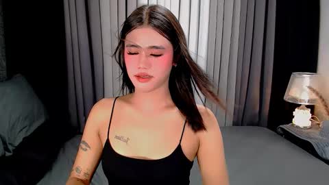 Snapshot of jhuliana_and_charles_room chatting on 22, 10, 2025 jhuliana_and_charles_room online show from 22, 10, 2025