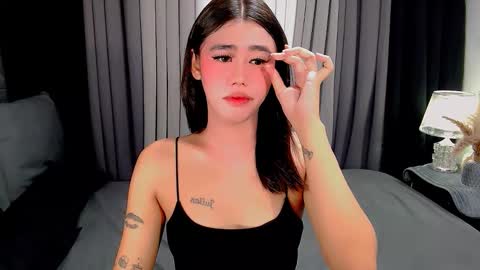 Snapshot of jhuliana_and_charles_room chatting on 17, 11, 2025 jhuliana_and_charles_room online show from 17, 11, 2025