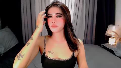 Snapshot of jhuliana_and_charles_room chatting on 26, 11, 2025 jhuliana_and_charles_room online show from 26, 11, 2025