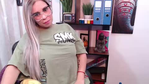 Jade M  online show from 28, 2, 2025