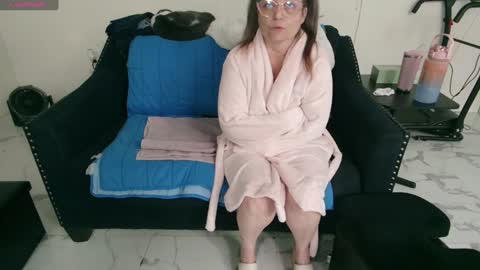 Nicole  Allen online show from 21, 1, 2025