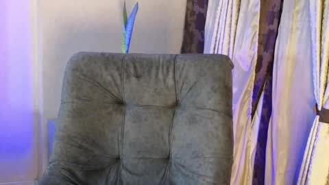 JOAN SAENZ online show from 17, 10, 2025