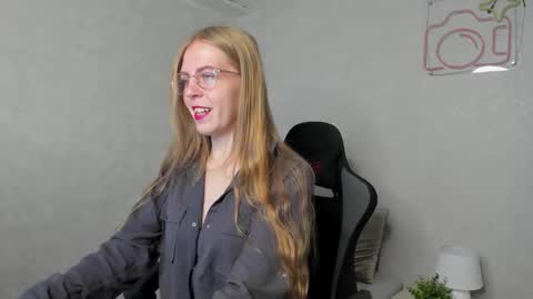 joann_shermann online show from 18, 9, 2025