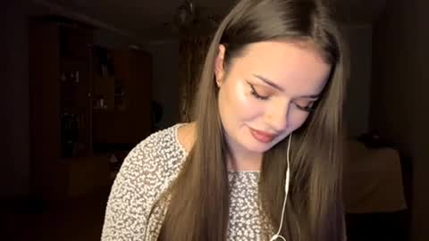 Snapshot of joannegudat chatting on 15, 12, 2025 Elizabeth online show from 15, 12, 2025