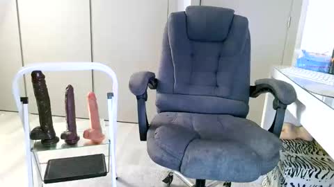 Jockstrap3x online show from 17, 12, 2025