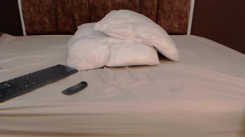 Snapshot of joecollins_ chatting on 26, 9, 2025 joecollins_ online show from 26, 9, 2025