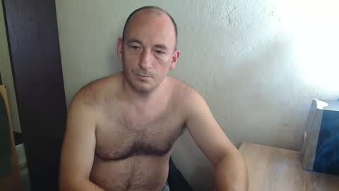 Snapshot of johanbarker chatting on 8, 10, 2025 Johan online show from 8, 10, 2025