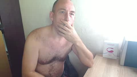 Snapshot of johanbarker chatting on 14, 11, 2025 Johan online show from 14, 11, 2025