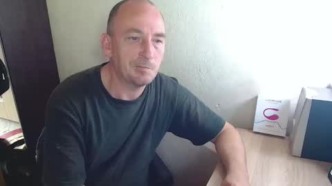 Snapshot of johanbarker chatting on 16, 11, 2025 Johan online show from 16, 11, 2025