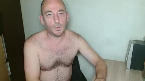 Snapshot of johanbarker chatting on 28, 11, 2025 Johan online show from 28, 11, 2025