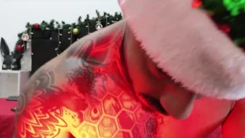 Snapshot of john_and_louis chatting on 23, 12, 2024 John online show from 23, 12, 2024