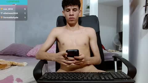 john_ssnow29 online show from 3, 1, 2025