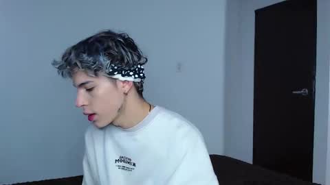 Snapshot of john_vichenso chatting on 27, 10, 2025 John Vichenso online show from 27, 10, 2025