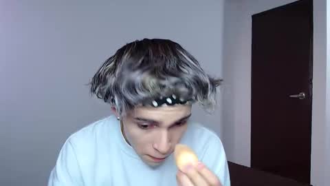 Snapshot of john_vichenso chatting on 4, 11, 2025 John Vichenso online show from 4, 11, 2025