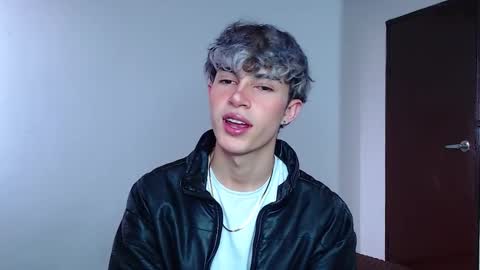 Snapshot of john_vichenso chatting on 5, 11, 2025 John Vichenso online show from 5, 11, 2025