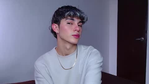 Snapshot of john_vichenso chatting on 6, 11, 2025 John Vichenso online show from 6, 11, 2025