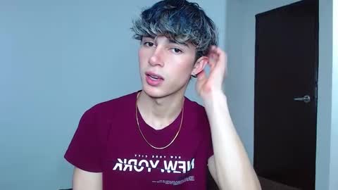 Snapshot of john_vichenso chatting on 19, 11, 2025 John Vichenso online show from 19, 11, 2025