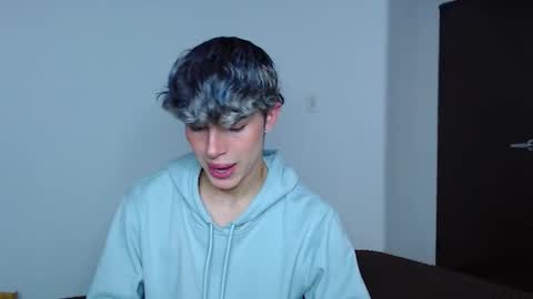 Snapshot of john_vichenso chatting on 21, 11, 2025 John Vichenso online show from 21, 11, 2025