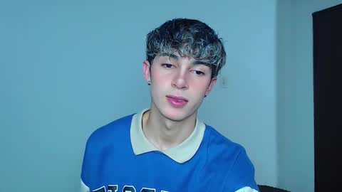 Snapshot of john_vichenso chatting on 25, 11, 2025 John Vichenso online show from 25, 11, 2025