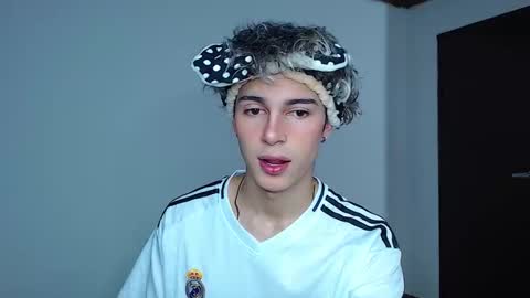 Snapshot of john_vichenso chatting on 26, 11, 2025 John Vichenso online show from 26, 11, 2025