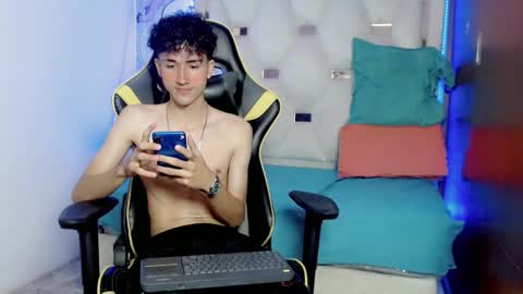 johnny_cagee online show from 5, 12, 2025