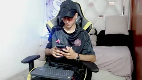 johnny_cagee online show from 13, 1, 2026