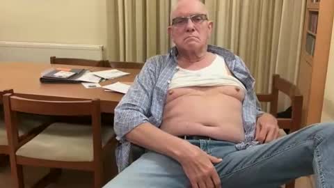 Snapshot of johnsenior41 chatting on 1, 11, 2025 johnsenior41 online show from 1, 11, 2025